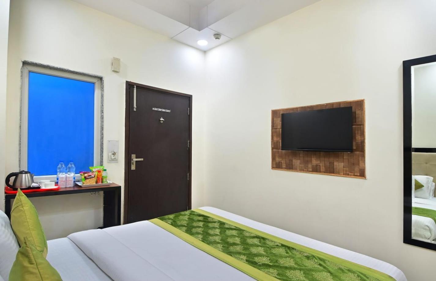 Hotel Emporio View - New Delhi Railway Station - Paharganj 외부 사진