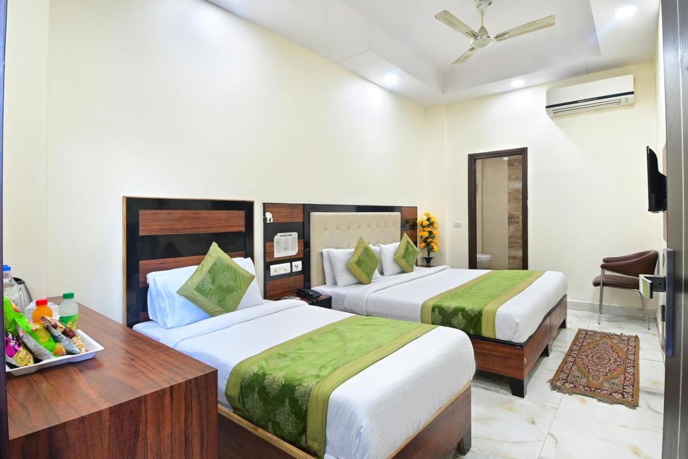 Hotel Emporio View - New Delhi Railway Station - Paharganj 외부 사진