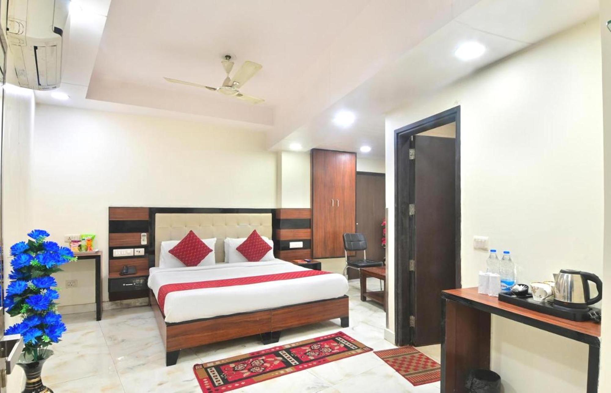Hotel Emporio View - New Delhi Railway Station - Paharganj 외부 사진