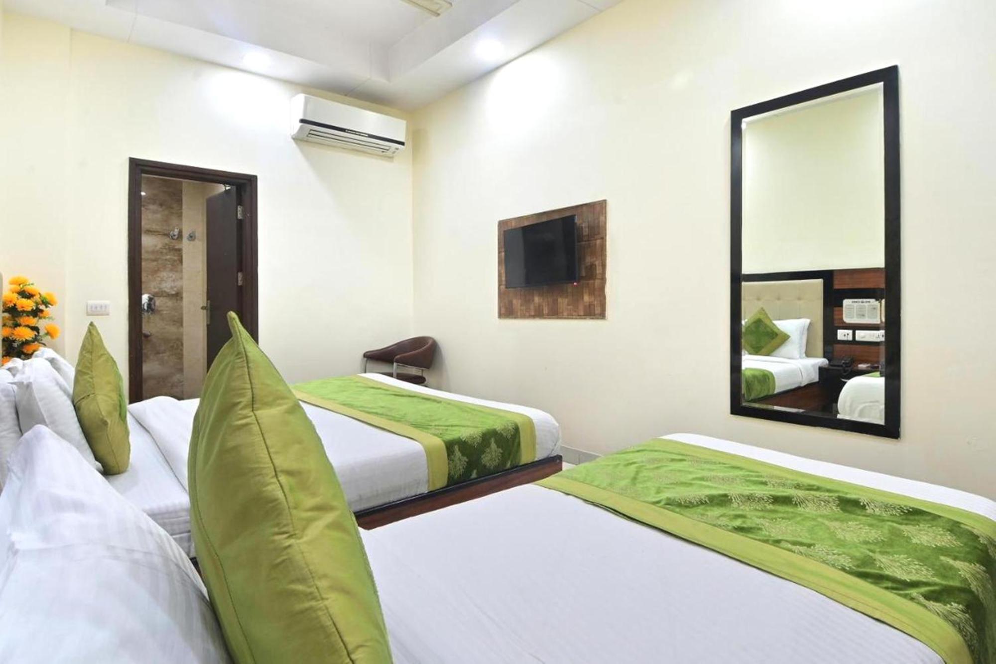 Hotel Emporio View - New Delhi Railway Station - Paharganj 외부 사진