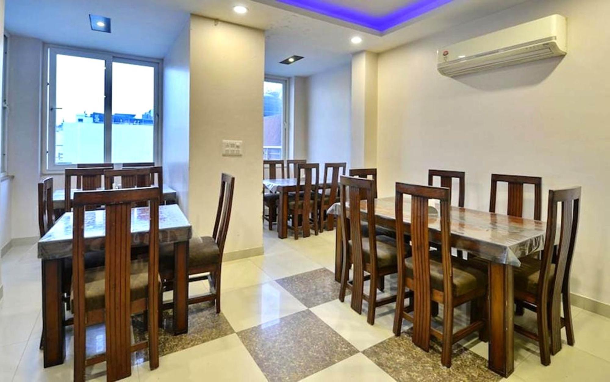 Hotel Emporio View - New Delhi Railway Station - Paharganj 외부 사진